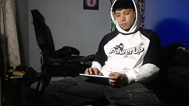 Nickhot0609 online show from January 21, 2025, 1:08 am