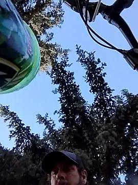 Snapshot of axelongshaft69 chatting on January 14, 2026, 9:40 pm axelongshaft69 online show from January 14, 2026, 9:40 pm