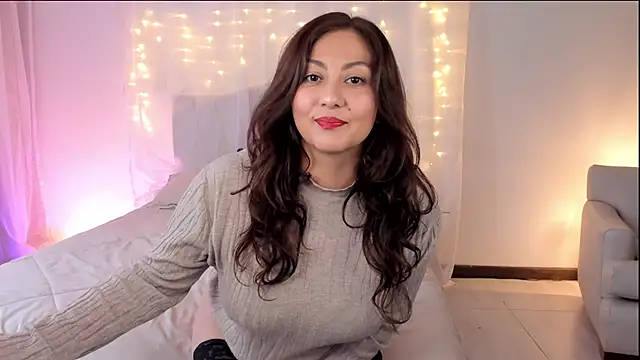 Snapshot of karla_paradise_ chatting on December 16, 2024, 6:27 pm karla paradise online show from December 16, 2024, 6:27 pm