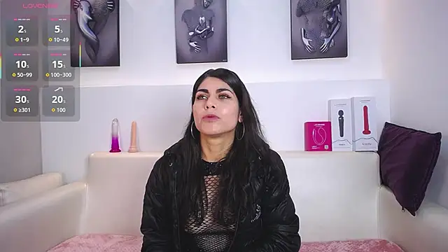 Melodi Roux online show from November 19, 2025, 5:40 am