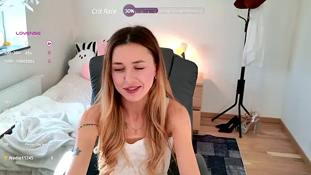 Sophie Enzo online show from February 14, 2025, 8:42 am