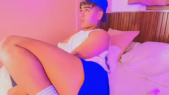 Snapshot of kiing_azahell chatting on September 19, 2025, 2:15 am kiing azahell online show from September 19, 2025, 2:15 am