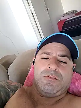 Snapshot of Marciogrei chatting on November 25, 2025, 9:04 pm Marciogrei online show from November 25, 2025, 9:04 pm