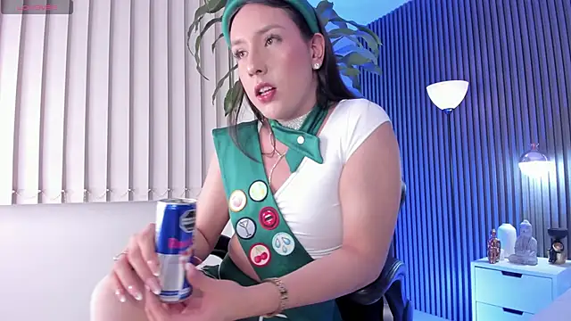 bella raiderr online show from February 6, 2025, 2:44 am