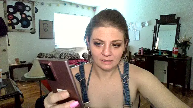 sophiarica online show from April 16, 2026, 9:39 pm