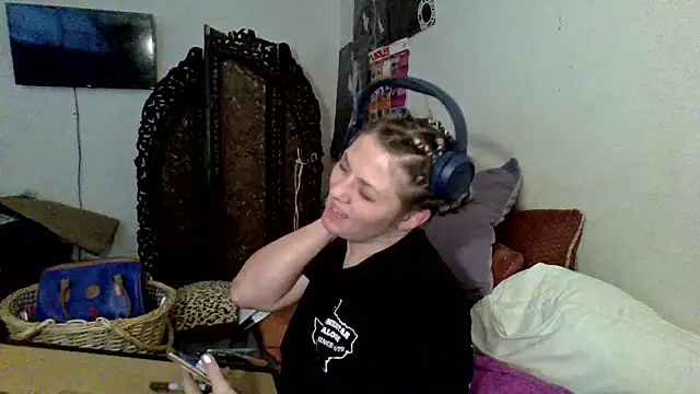 sophiarica online show from March 23, 2026, 3:23 pm