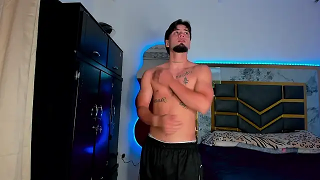 MattDevon online show from October 22, 2025, 8:19 pm