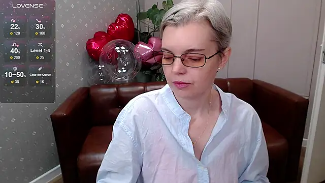 Snapshot of Cutie_Erikaa1 chatting on February 24, 2026, 2:12 am Cutie Erikaa1 online show from February 24, 2026, 2:12 am