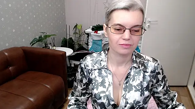 Snapshot of Cutie_Erikaa1 chatting on January 16, 2026, 2:26 am Cutie Erikaa1 online show from January 16, 2026, 2:26 am