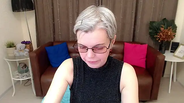 Cutie Erikaa1 online show from February 26, 2025, 2:52 am