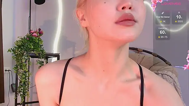 Snapshot of milli_sun_ chatting on September 18, 2025, 5:10 am milli sun online show from September 18, 2025, 5:10 am