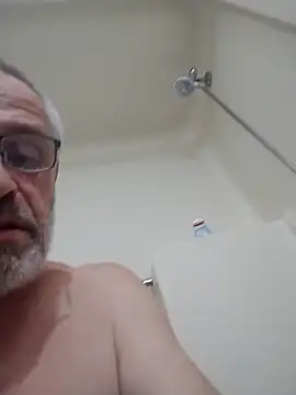 Snapshot of geilerschwanz64 chatting on October 31, 2025, 12:35 pm geilerschwanz64 online show from October 31, 2025, 12:35 pm