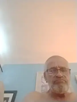 geilerschwanz64 online show from May 29, 2026, 9:54 pm