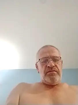 Snapshot of geilerschwanz64 chatting on October 24, 2025, 7:13 pm geilerschwanz64 online show from October 24, 2025, 7:13 pm