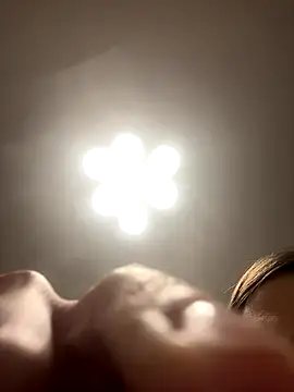 Janet Welder online show from December 14, 2025, 9:42 pm