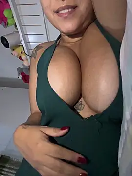 Snapshot of ElizaBetholih chatting on March 8, 2025, 4:34 am ElizaBetholih online show from March 8, 2025, 4:34 am