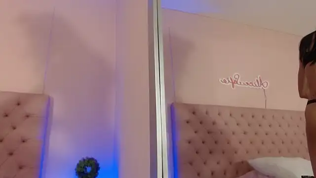 alice sofia online show from October 27, 2025, 1:34 pm