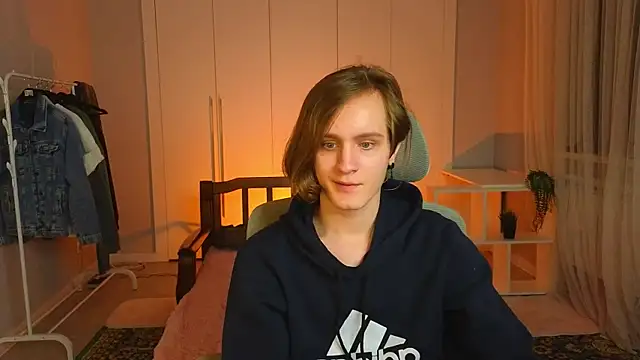 nikompell online show from March 10, 2025, 8:45 pm