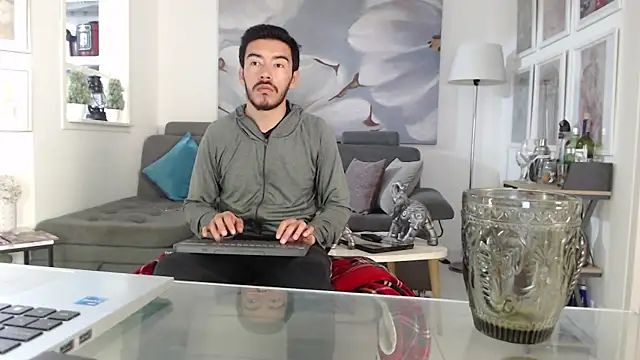 lexxandbusterr online show from October 28, 2025, 4:50 pm