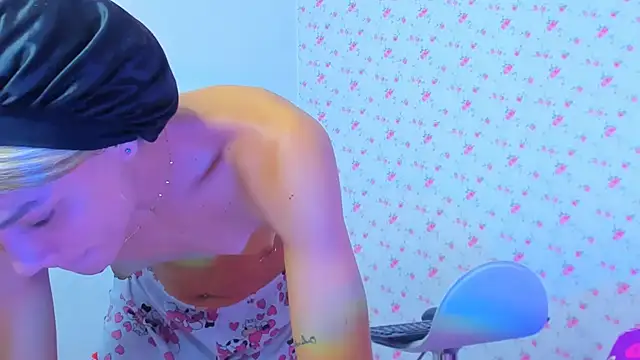 Snapshot of StassieBell chatting on October 16, 2025, 1:52 pm StassieBell online show from October 16, 2025, 1:52 pm