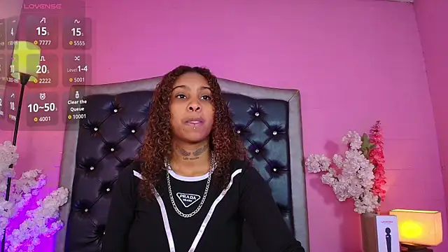 Snapshot of Triipsy chatting on November 21, 2025, 7:13 pm Triipsy online show from November 21, 2025, 7:13 pm