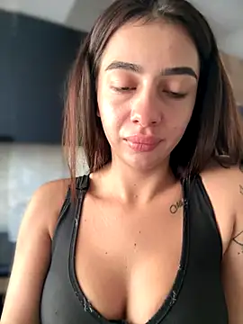 Snapshot of LaraVegas_ chatting on October 1, 2025, 5:23 am LaraVegas online show from October 1, 2025, 5:23 am