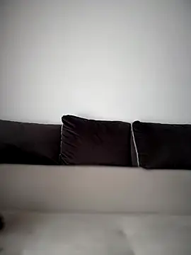 Snapshot of LaraVegas_ chatting on October 16, 2025, 7:05 am LaraVegas online show from October 16, 2025, 7:05 am