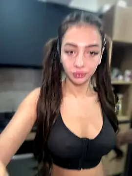 Snapshot of LaraVegas_ chatting on October 14, 2025, 5:08 am LaraVegas online show from October 14, 2025, 5:08 am