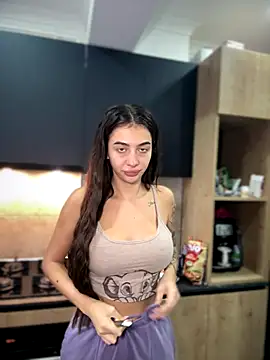 Snapshot of LaraVegas_ chatting on October 3, 2025, 5:42 am LaraVegas online show from October 3, 2025, 5:42 am