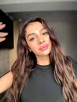 Snapshot of LaraVegas_ chatting on October 18, 2025, 6:15 am LaraVegas online show from October 18, 2025, 6:15 am