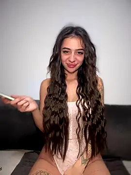 Snapshot of LaraVegas_ chatting on October 6, 2025, 5:08 am LaraVegas online show from October 6, 2025, 5:08 am