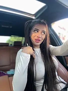 Snapshot of LaraVegas_ chatting on September 24, 2025, 5:47 am LaraVegas online show from September 24, 2025, 5:47 am