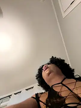 Snapshot of camiliaskye chatting on October 9, 2025, 2:56 am camiliaskye online show from October 9, 2025, 2:56 am