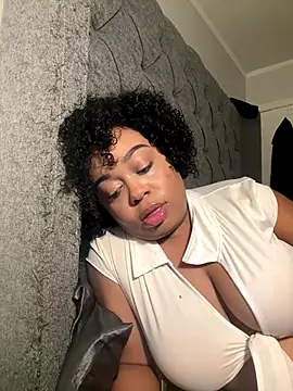 Snapshot of camiliaskye chatting on September 23, 2025, 2:40 am camiliaskye online show from September 23, 2025, 2:40 am