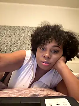 Snapshot of camiliaskye chatting on October 10, 2025, 3:29 am camiliaskye online show from October 10, 2025, 3:29 am