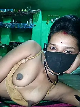 Snapshot of Hoty_girl_143 chatting on September 22, 2025, 1:44 am Hoty girl 143 online show from September 22, 2025, 1:44 am