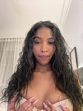 IamCrystal2 online show from May 15, 2026, 11:25 pm