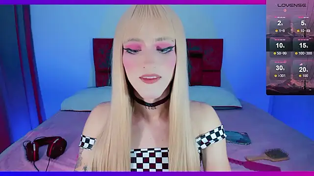 Mystickittyy  online show from December 3, 2024, 4:42 am