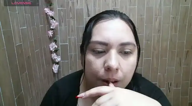 Snapshot of solyeria chatting on December 29, 2024, 9:28 am solyeria online show from December 29, 2024, 9:28 am