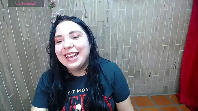 Snapshot of solyeria chatting on January 16, 2026, 2:37 am solyeria online show from January 16, 2026, 2:37 am