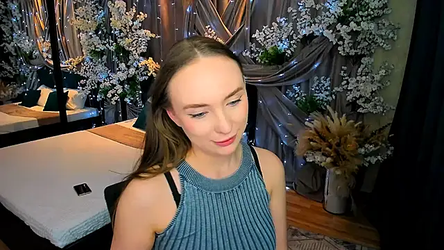 Snapshot of TrueReincarnation chatting on March 7, 2025, 10:43 pm TrueReincarnation online show from March 7, 2025, 10:43 pm