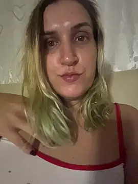 Snapshot of Bia_sexynovaes chatting on February 18, 2026, 1:14 am Bia sexynovaes online show from February 18, 2026, 1:14 am