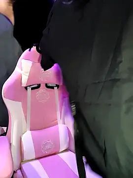 Snapshot of incubo-succubus chatting on March 18, 2025, 8:50 am incubo-succubus online show from March 18, 2025, 8:50 am