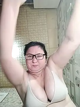 Holly-69 online show from September 24, 2025, 6:25 pm