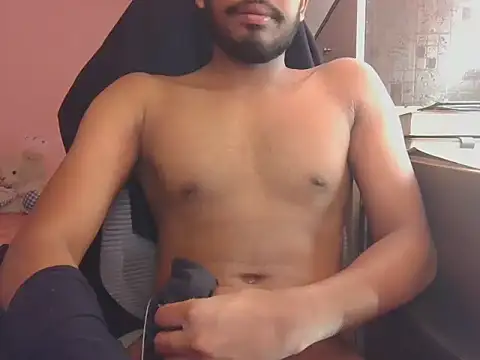 KissesBoyAD online show from January 5, 2026, 5:27 pm