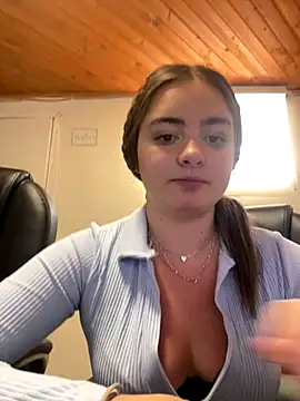 imlindapink online show from October 2, 2025, 3:15 pm