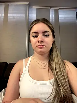 imlindapink online show from September 24, 2025, 3:18 pm