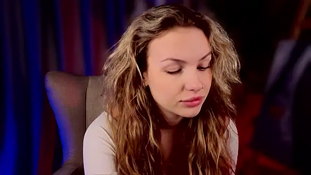 Snapshot of ElizavecaSunrise chatting on September 28, 2025, 7:04 am ElizavecaSunrise online show from September 28, 2025, 7:04 am