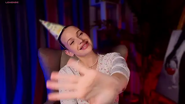 Snapshot of ElizavecaSunrise chatting on September 22, 2025, 2:12 pm ElizavecaSunrise online show from September 22, 2025, 2:12 pm