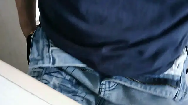 XiaoGuoGuo284512 online show from November 25, 2025, 5:30 am